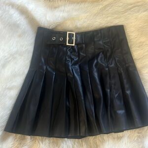 Poster girl leather pleaded skirt